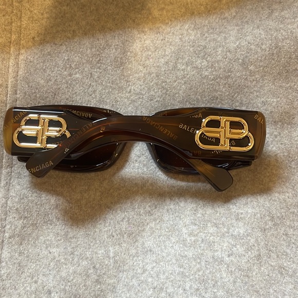 Balenciaga Sunglasses - Picture 4 of 4